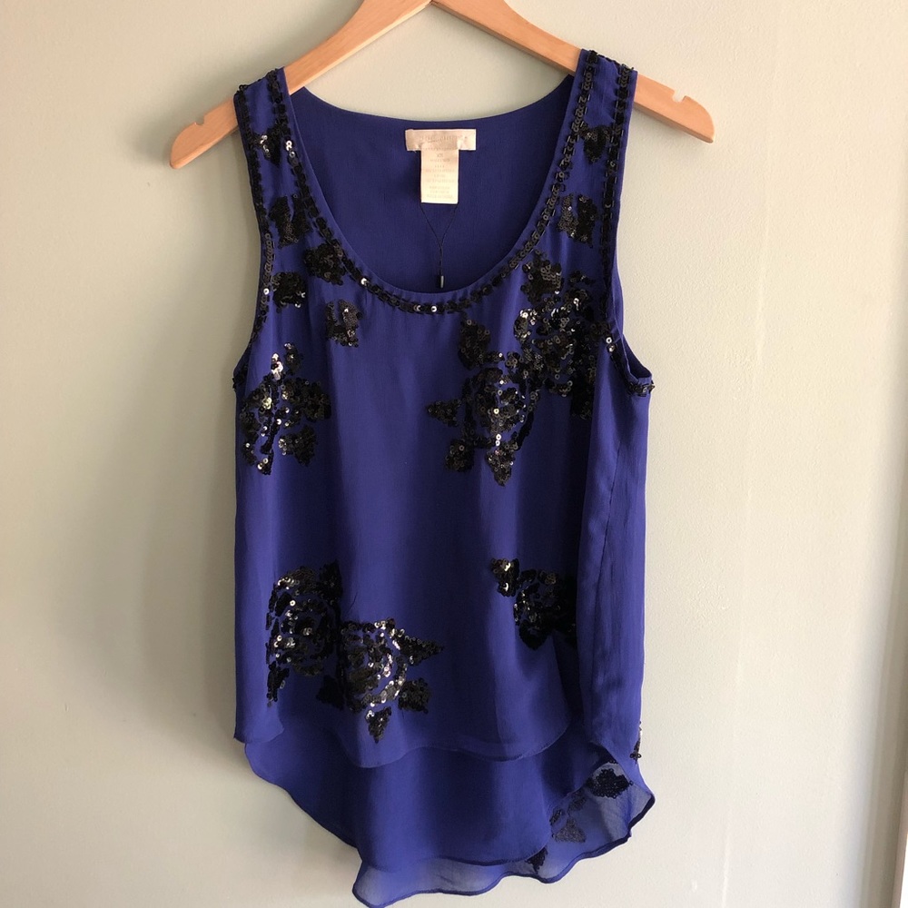 3/$20 People and black sequin sleeveless blouse
